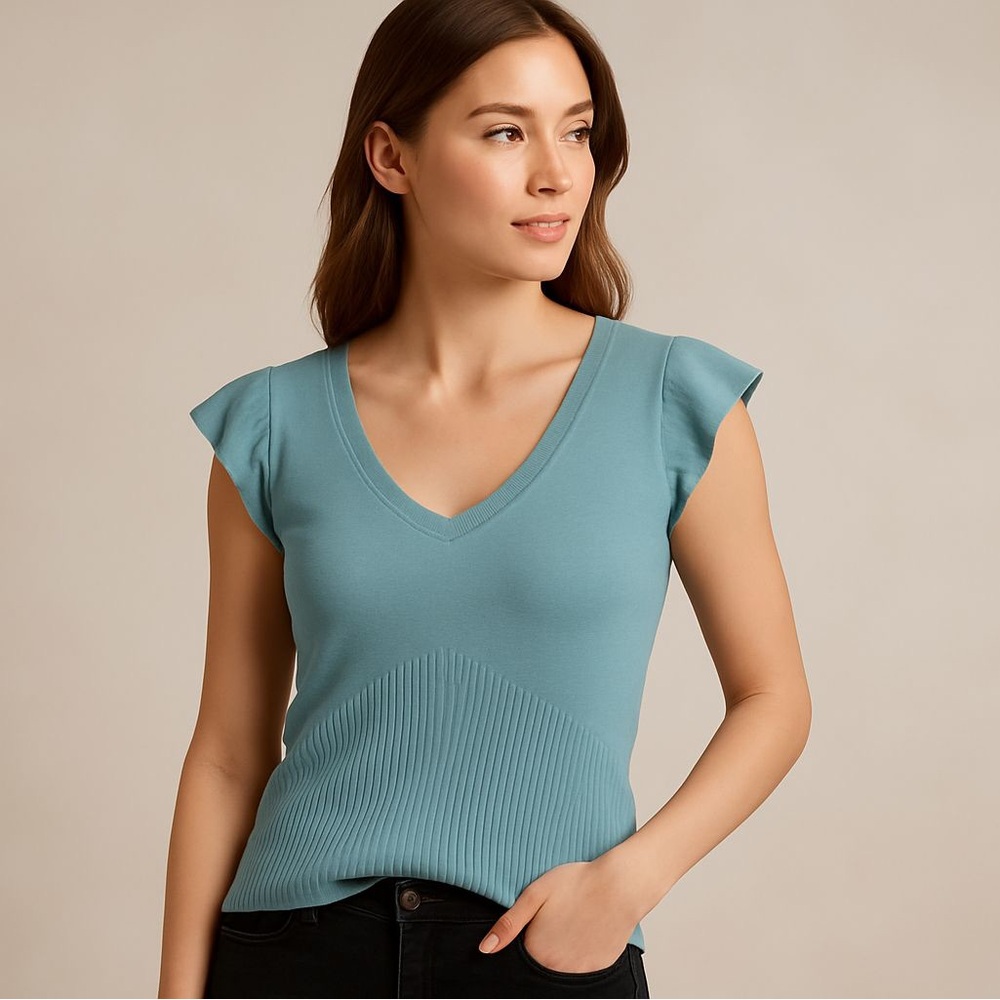 Ann Taylor LOFT Aqua Sleeveless Top - Size M - Lightweight & Modern